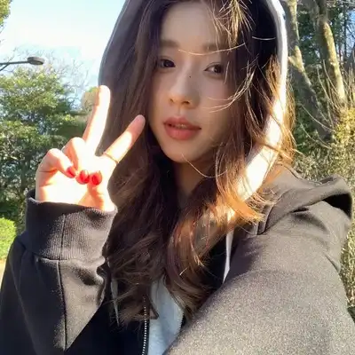 贾睿英